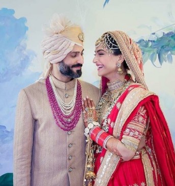 बॉलीवुड एक्ट्रेसेस की Engagement Ring, कीमत जान कहेंगे OMG बॉलीवुड एक्ट्रेसेस की Engagement Ring, कीमत जान कहेंगे OMG