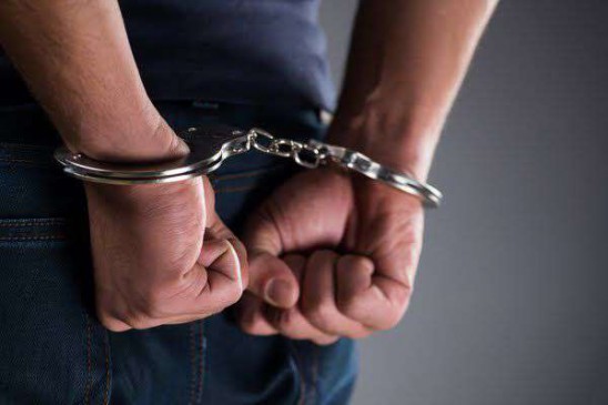 Arrested accused on looted gold of two and a half crores