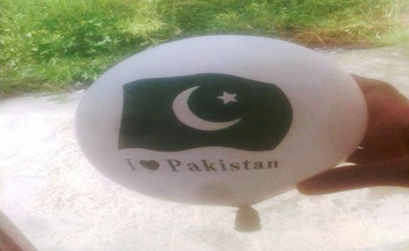 स्वतंत्रता दिवस से पहले राजस्थान में मिले पाकिस्तानी गुब्बारे, लिखा है पाकिस्तान आई लव