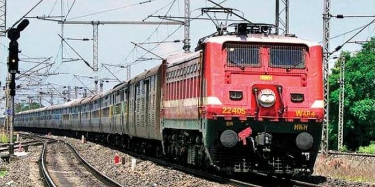 रक्षाबंधन के मौके पर मध्य रेलवे ने रद्द किया था लोकल ट्रेन का मेगा ब्लॉक, नहीं हुई परेशानी