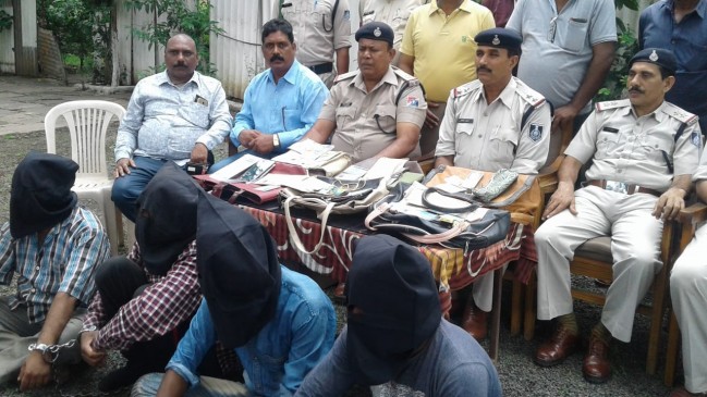 GRP arrested the four robbers of Pawan and Overnight express trains