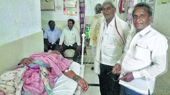 In Nagpur, 3 critical and 50 are injured in the attack of bees
