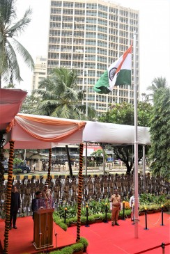आजादी पर्व पर मुख्यमंत्री ने कहा- हर क्षेत्र में अग्रणी है महाराष्ट्र, जलसंधारण से होगी और उन्नति