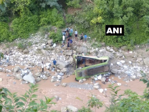 One dead, 20 injured after a bus fell into a deep gorge near Jhajjar Kotli