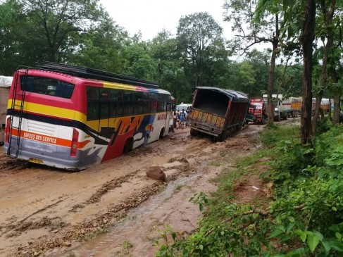 two bus fall in bagdari daldal 80 nepali passenger trapped