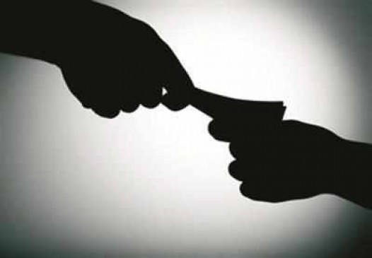 4 people including 2 executive engineers trapped in bribe case