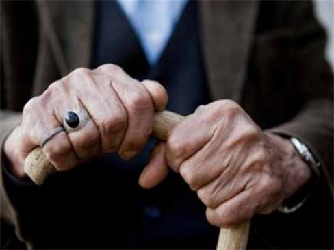 महाराष्ट्र : औलाद होने के बाद भी  5.7 % सीनियर सिटीजन अकेलेपन में जीने को मजबूर
