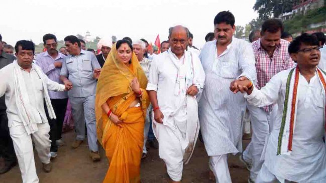 राहुल गांधी के बाद दिग्विजय सिंह करेंगे कैलाश मानसरोवर यात्रा, ट्वीट कर जाहिर की इच्छा राहुल गांधी के बाद दिग्विजय सिंह करेंगे कैलाश मानसरोवर यात्रा, ट्वीट कर जाहिर की इच्छा