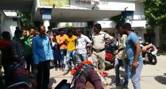 A passenger killed in bus during crossing a truck in chhatarpur mp A passenger killed in bus during crossing a truck in chhatarpur mp
