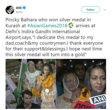 Asian Games 2018 : स्वदेश वापसी पर एथलीटों का आईजीआई एयरपोर्ट पर जोरदार स्वागत Asian Games 2018 : स्वदेश वापसी पर एथलीटों का आईजीआई एयरपोर्ट पर जोरदार स्वागत