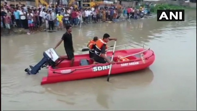असम : 40 यात्रियों को ले जा रही नाव पलटी, 3 की डूबने से मौत, रेस्क्यू जारी