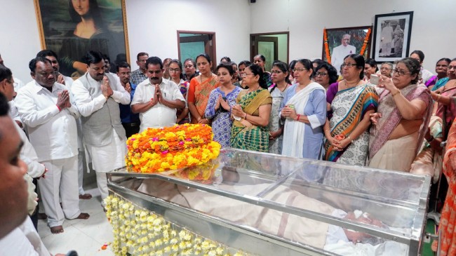 Former Union Finance Minister and education Maharshi Shantaram Potdukhe passed away Former Union Finance Minister and education Maharshi Shantaram Potdukhe passed away