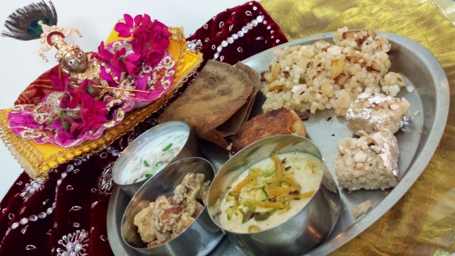 जन्माष्टमी 2018: व्रत के दौरान कैसे रखें सेहत का ध्यान जन्माष्टमी 2018: व्रत के दौरान कैसे रखें सेहत का ध्यान