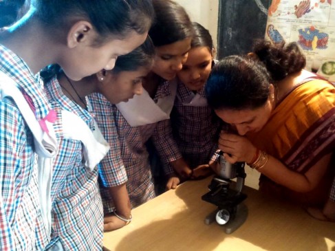Laboratories are started in 28 schools of rural areas for students