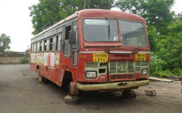 Nagpur Municipal Corporation has to complete the auction process of 230 junk buses before Diwali