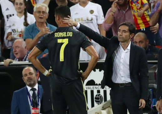UEFA Champions League: रेड कार्ड मिला तो बीच मैदान में ही फूट पड़े रोनाल्डो के आंसू UEFA Champions League: रेड कार्ड मिला तो बीच मैदान में ही फूट पड़े रोनाल्डो के आंसू