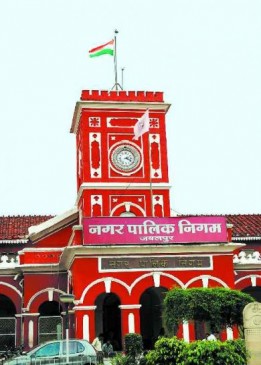 10 crores of Nagar Nigam not paid by hoarding agency operators, now fear of new policy