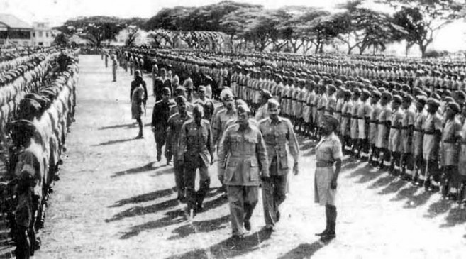 आजाद हिंद सरकार के 75 साल पूरे, पीएम ने लाल किले पर फहराया तिरंगा आजाद हिंद सरकार के 75 साल पूरे, पीएम ने लाल किले पर फहराया तिरंगा