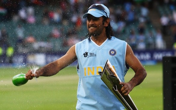 क्या 2019 ODI वर्ल्डकप खेलेंगे धोनी? पढ़िए शुरू से अब तक माही के यह रोचक आंकड़े क्या 2019 ODI वर्ल्डकप खेलेंगे धोनी? पढ़िए शुरू से अब तक माही के यह रोचक आंकड़े