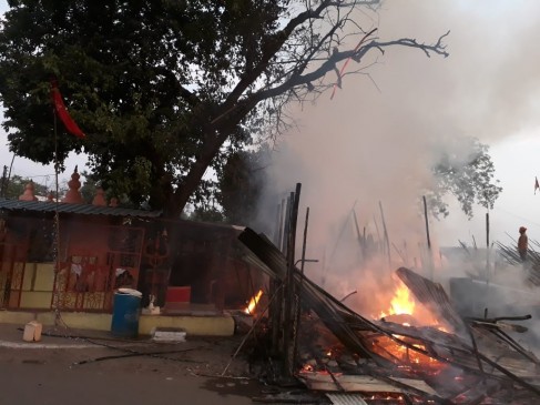 Fire in Goddess Durgas pandal, pandal burned out in bail bazar chowk