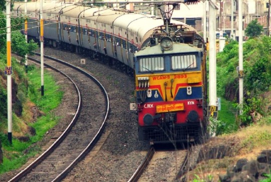 रेलवे में नौकरी लगाने के नम पर लिए 2 लाख 70 हजार रुपए, रेल यूनियन नेता पर लगे गंभीर आरोप