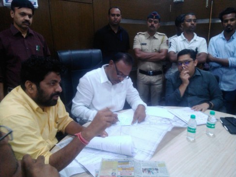 govt constitute committee for Gosikhurd project affected people