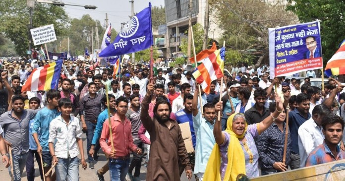 आधार से लेकर समलैंगिकता और सबरीमाला तक, इन बड़े फैसलों के लिए जाने जाएंगे CJI दीपक मिश्रा आधार से लेकर समलैंगिकता और सबरीमाला तक, इन बड़े फैसलों के लिए जाने जाएंगे CJI दीपक मिश्रा