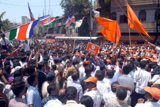 MNS leader beaten to obscene person in press conference