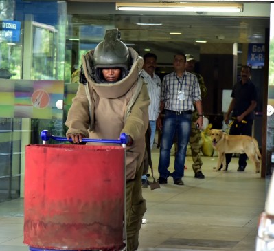 मॉक ड्रिल : नागपुर हवाई अड्‌डे को उड़ाने की साजिश नाकाम, दो बम बरामद