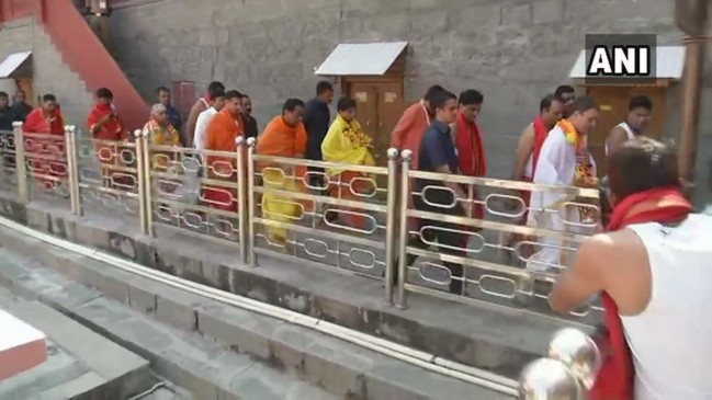 30 हजार करोड़ लुटाकर मोदी जी ने छीना मप्र के युवाओं का रोजगार: राहुल गांधी 30 हजार करोड़ लुटाकर मोदी जी ने छीना मप्र के युवाओं का रोजगार: राहुल गांधी