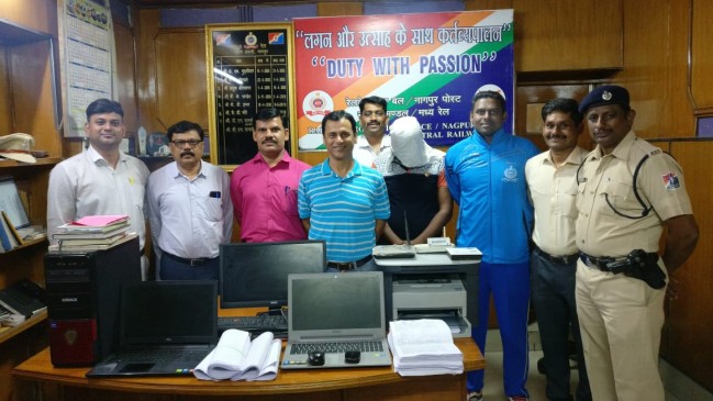 police raided the Tours and Travels shop who use to make e-ticket  by fake ids