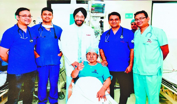 नागपुर के इन डॉक्टरों को मिली बड़ी सफलता, बिना ऑपरेशन लगा दिया दिल में वाॅल्व