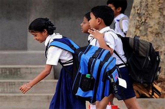 weight of the school bag is affecting the physical development of students