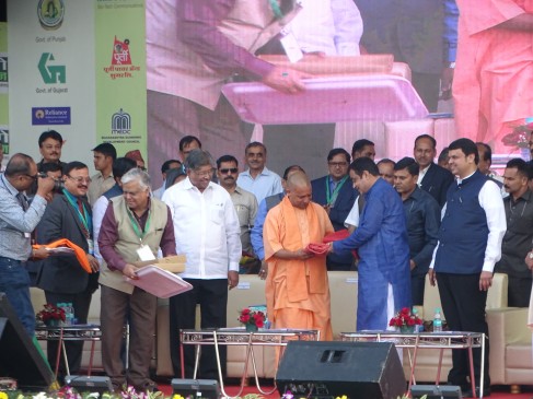 UP CM yogi adityanath on farmers development and technology