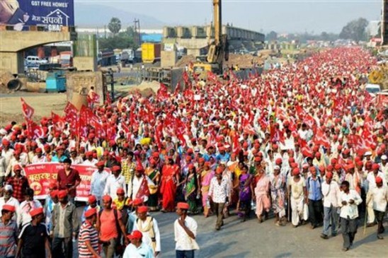Farmers reached Mumbai: demand for cancellation of cow slaughter ban law