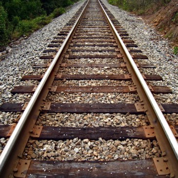  ‘हेयर क्रैक’ पर रेलवे संजीदा, बढ़ाई पेट्रोलिंग, चटखती हैं पटरियां