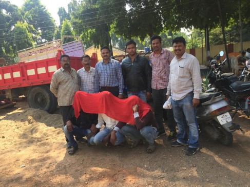 Three tractor drivers arrested on transporting of illegal sand