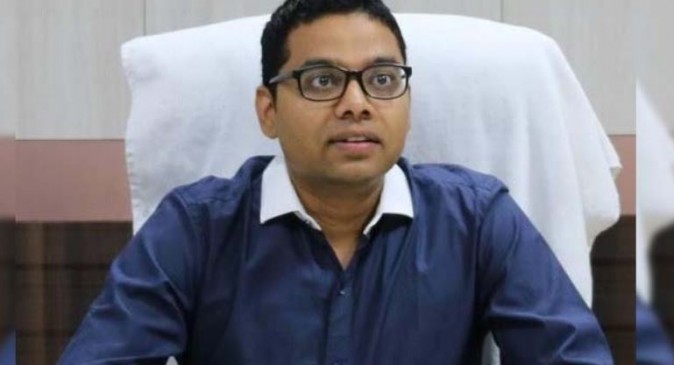 2004 batch IAS officer Lokesh Jatav is new collector of Indore district