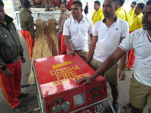 मेघालय: खदान में 15 दिन से फंसे हैं मजदूर, आने लगी बदबू मेघालय: खदान में 15 दिन से फंसे हैं मजदूर, आने लगी बदबू