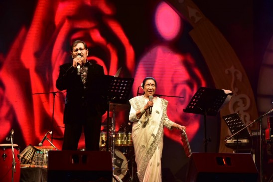 Asha Bhosale and Chaitanya, filled the new color in the orange city