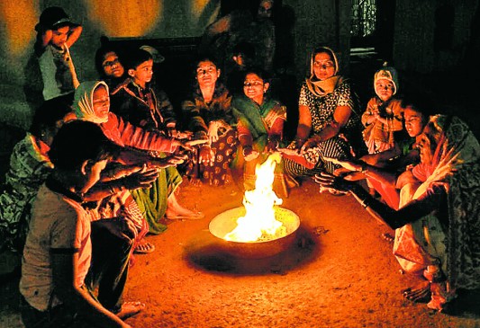 Due to the fathai storm , the cold in entire Vidarbha has increased