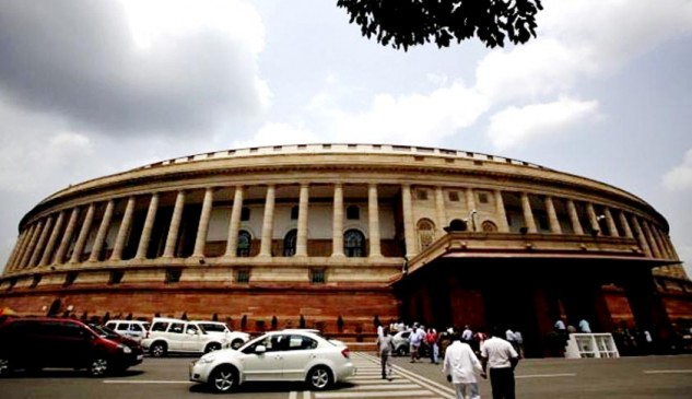 संसद सत्र : राफेल पर रार बरकरार,  हंगामे के बाद स्थगित करनी पड़ी सदन की कार्रवाई