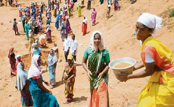 MNREGA workers will now pay wages for 150 days in drought effected area