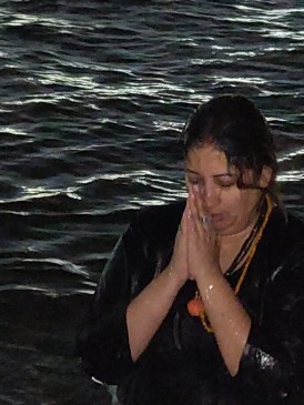 पहले शाही स्नान के साथ हुआ कुंभ का शंखनाद, लाखों श्रद्धालुओं ने लगाई डुबकी पहले शाही स्नान के साथ हुआ कुंभ का शंखनाद, लाखों श्रद्धालुओं ने लगाई डुबकी