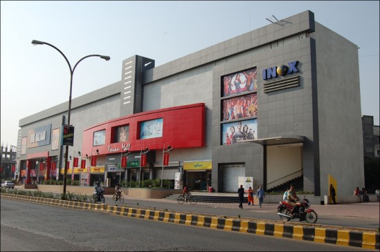 Poonam Mall of nagpur to be auctioned if not paying property tax