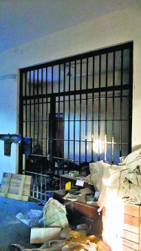State production fees department got lockup, police will not have to find the station to accused criminal