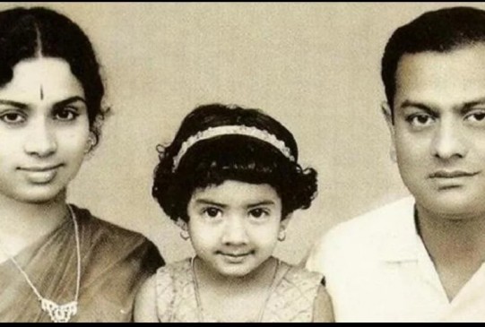 बॉलीवुड अभिनेत्री श्रीदेवी का बचपन से आखिर तक का सफर बॉलीवुड अभिनेत्री श्रीदेवी का बचपन से आखिर तक का सफर
