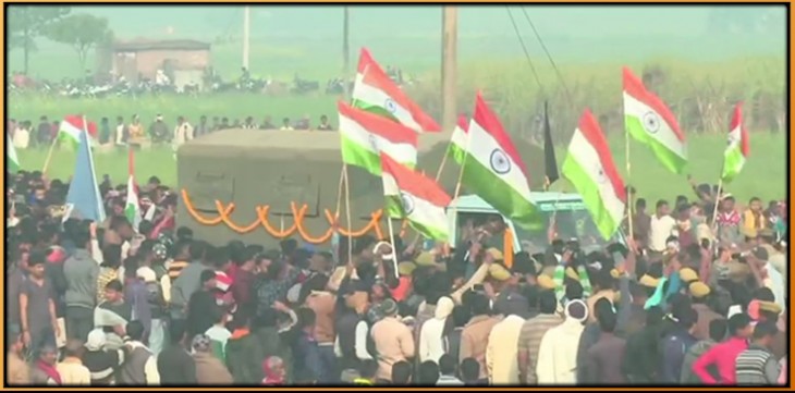 गम, गुस्सा और गर्व के साथ देश ने दी पुलवामा के 40 शहीदों को अंतिम विदाई, हर कोने से उठ रही है जवाबी कार्रवाई की मांग गम, गुस्सा और गर्व के साथ देश ने दी पुलवामा के 40 शहीदों को अंतिम विदाई, हर कोने से उठ रही है जवाबी कार्रवाई की मांग