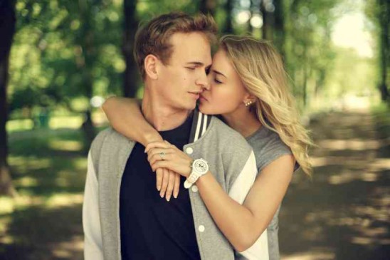 Kiss Day 2019: वैलेंटाइन का वो दिन जब होठों से होता है प्यार का इजहार Kiss Day 2019: वैलेंटाइन का वो दिन जब होठों से होता है प्यार का इजहार