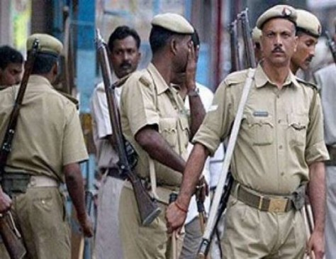 Police constable made daughter hostage, father visits police station every day Police constable made daughter hostage, father visits police station every day